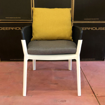 Стул Майями с подлокотниками и подушками. Фото №3